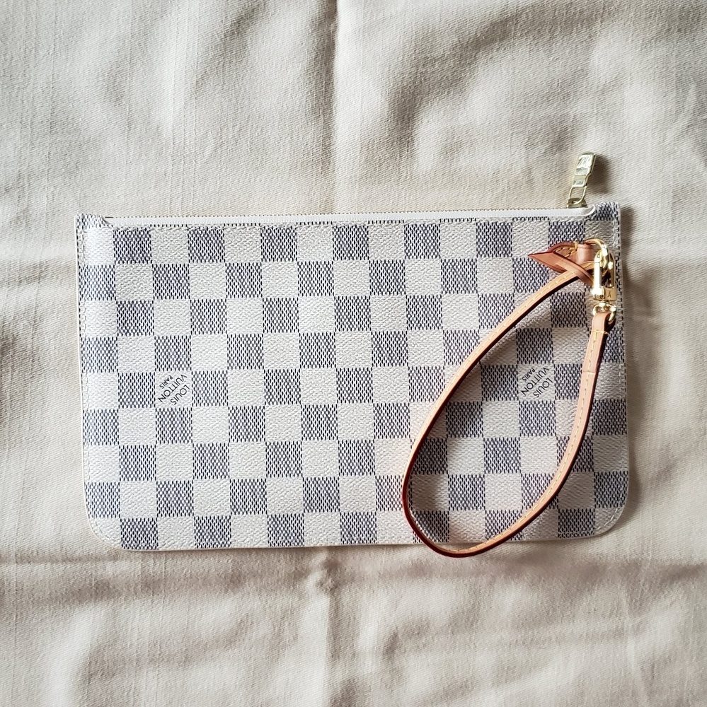Louis Vuitton Neverfull MM Pouch Damier Azur Baige
